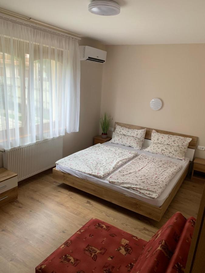 Zsuzsa Apartman Hajdúszoboszló Εξωτερικό φωτογραφία