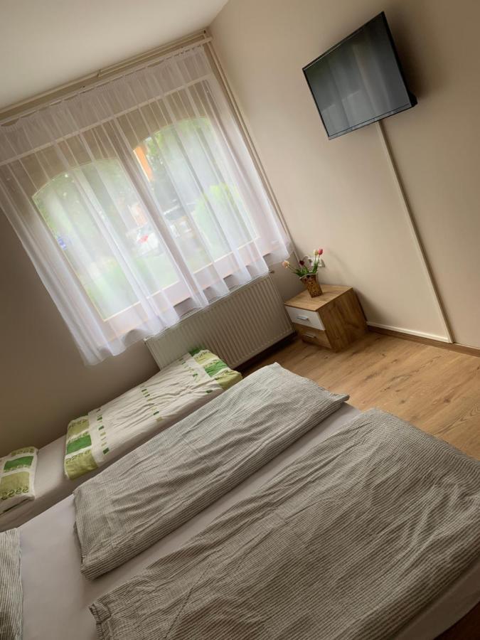 Zsuzsa Apartman Hajdúszoboszló Εξωτερικό φωτογραφία