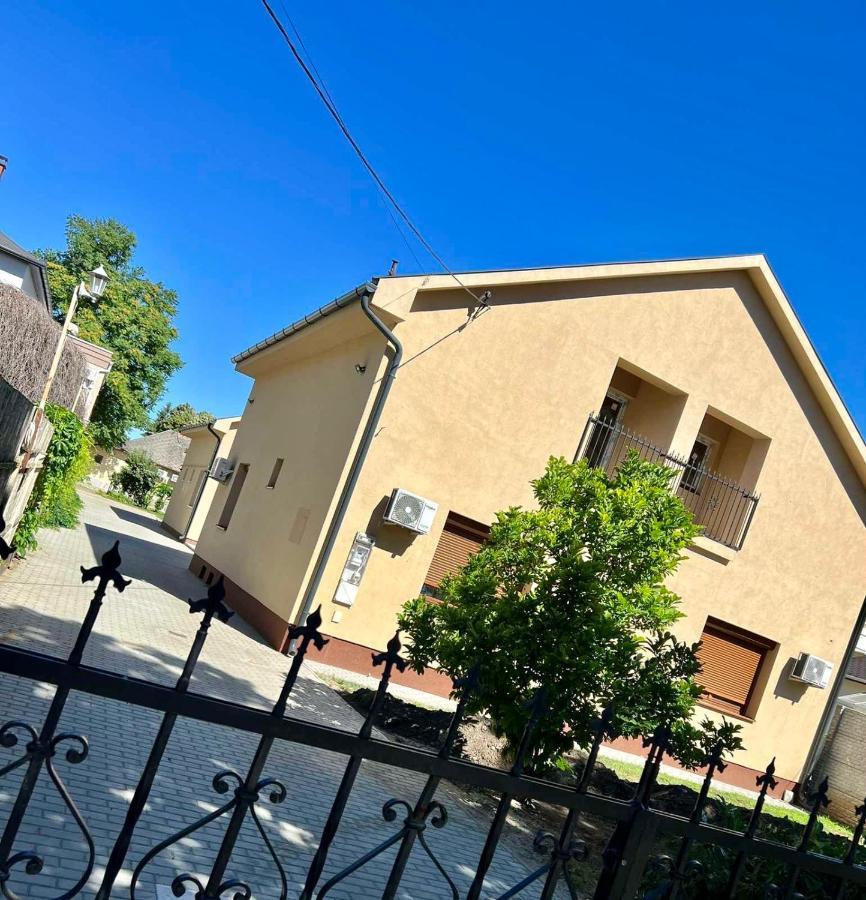 Zsuzsa Apartman Hajdúszoboszló Εξωτερικό φωτογραφία